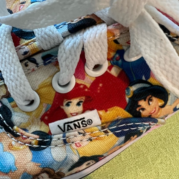 Disney Princess Vans Sneakers. Size 7.5 - Picture 7 of 11